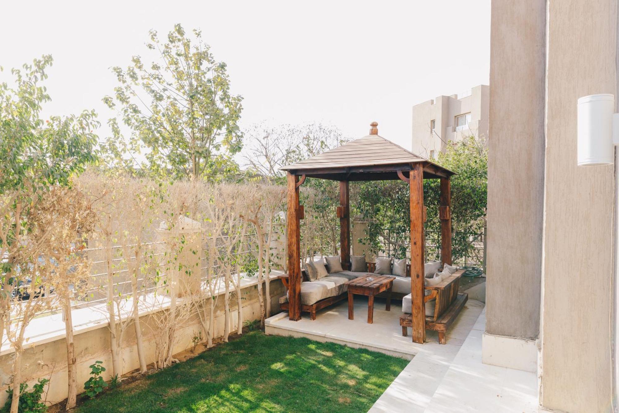 The Suites Near Auc By Elegant Каир Экстерьер фото